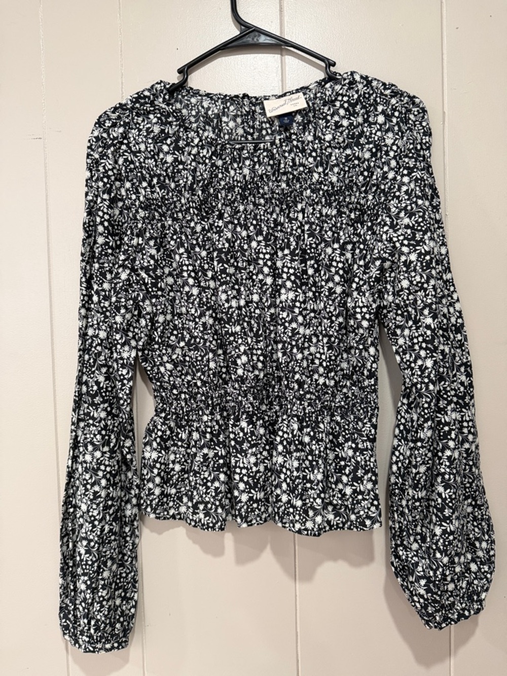 Universal Thread Black & White Floral Smocked Peplum Blouse